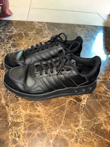 Adidas size 43 1/3 EU