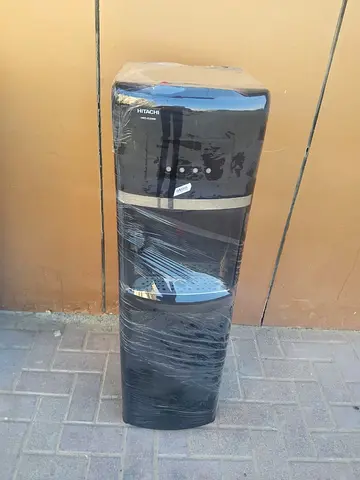 Bottom load water dispenser