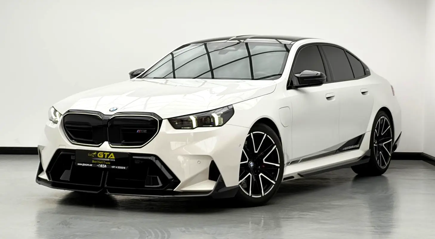 BMW M5 2025 — photo 1 of 16