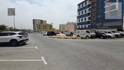 أرض استثمارية بواجهة مباشرة على شارع حيوي