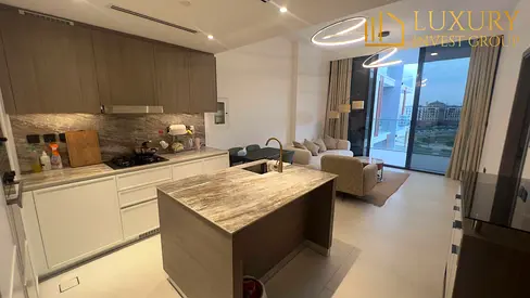 Vacant on Transfer | Corner Unit | Pool View