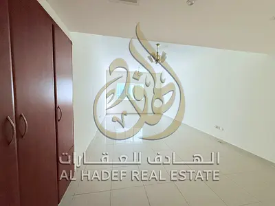 للإيجار في التعاون 1 | غرفتين وصالة منفصلة + موزع + 3 حمامات | أول صف من الكورنيش | 52 ألف (بعد الخصم 48 ألف)