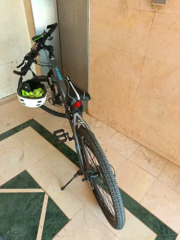 Mountain bike - used, good condition with helmet included