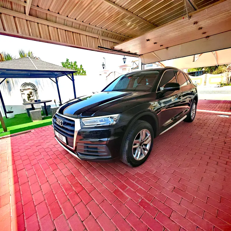 Audi Q5 2018 — photo 1 of 10