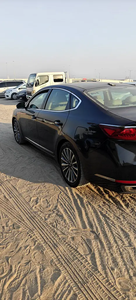 Kia Cadenza 2017 — photo 1 of 7