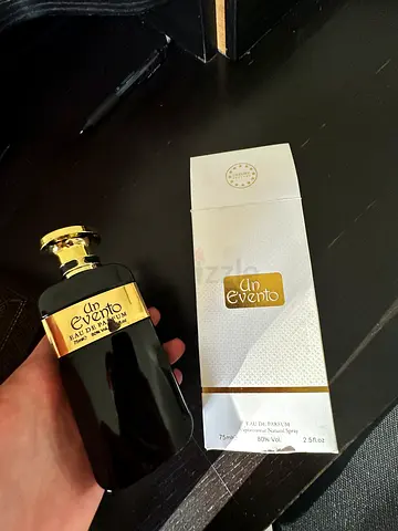 UN EVENTO perfume