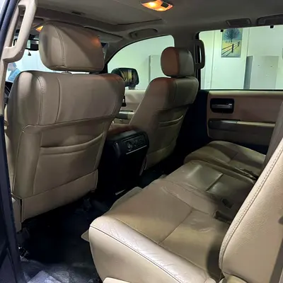 2012 Toyota SEQUOIA — фото 11