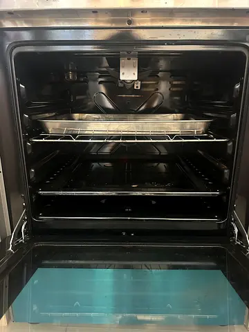 Built-in gas oven in good working condition - used