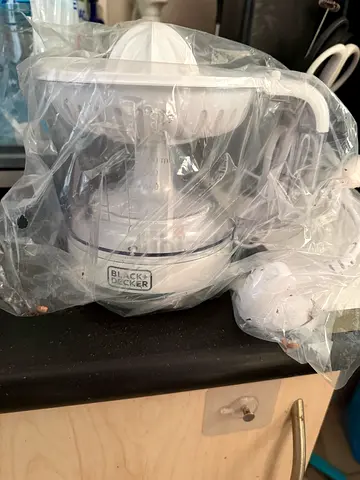 Black+Decker Handheld Garment Steamer - White, Lightly Used