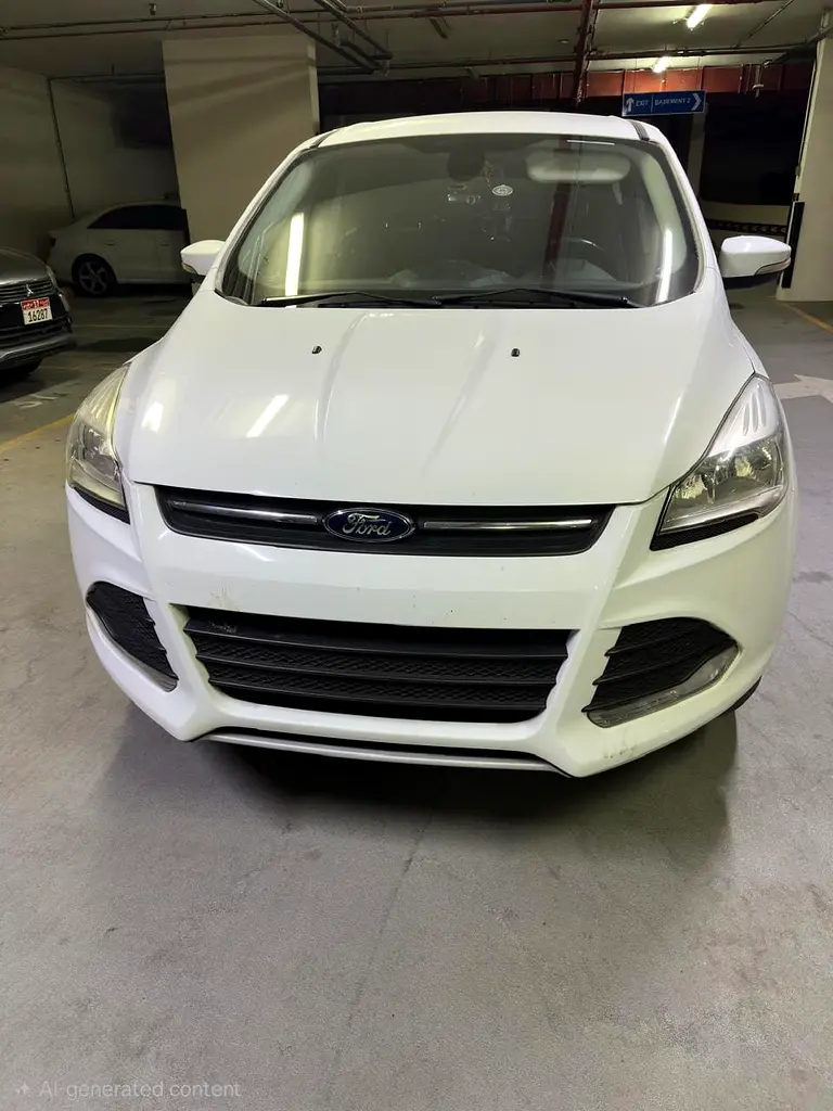 Ford Escape 2015 — photo 1 of 5