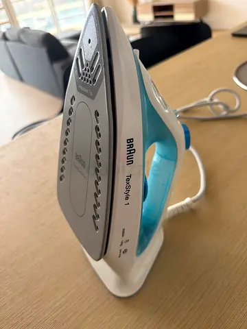 Braun TexStyle 1 Steam Iron - Good Working Condition