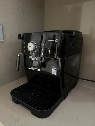 DeLonghi Magnifica S Fully Automatic Espresso Machine