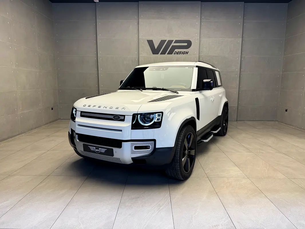 Land Rover Defender 2024 — photo 1 of 19