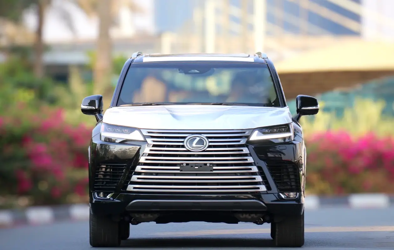 Lexus LX-Series 2025 — photo 1 of 11