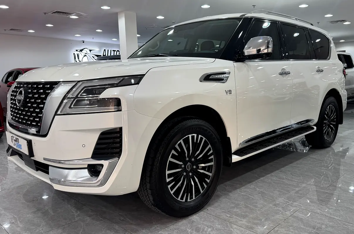 Nissan Patrol 2024 — photo 1 of 14