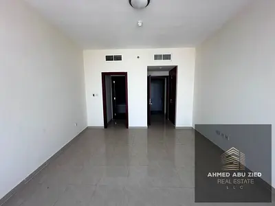 لإيجار السنوي: شقة غرفة وصالة ماستر فاخرة بأبراج الكورنيش ريزيدنس مع تكييف وموقف مجاني