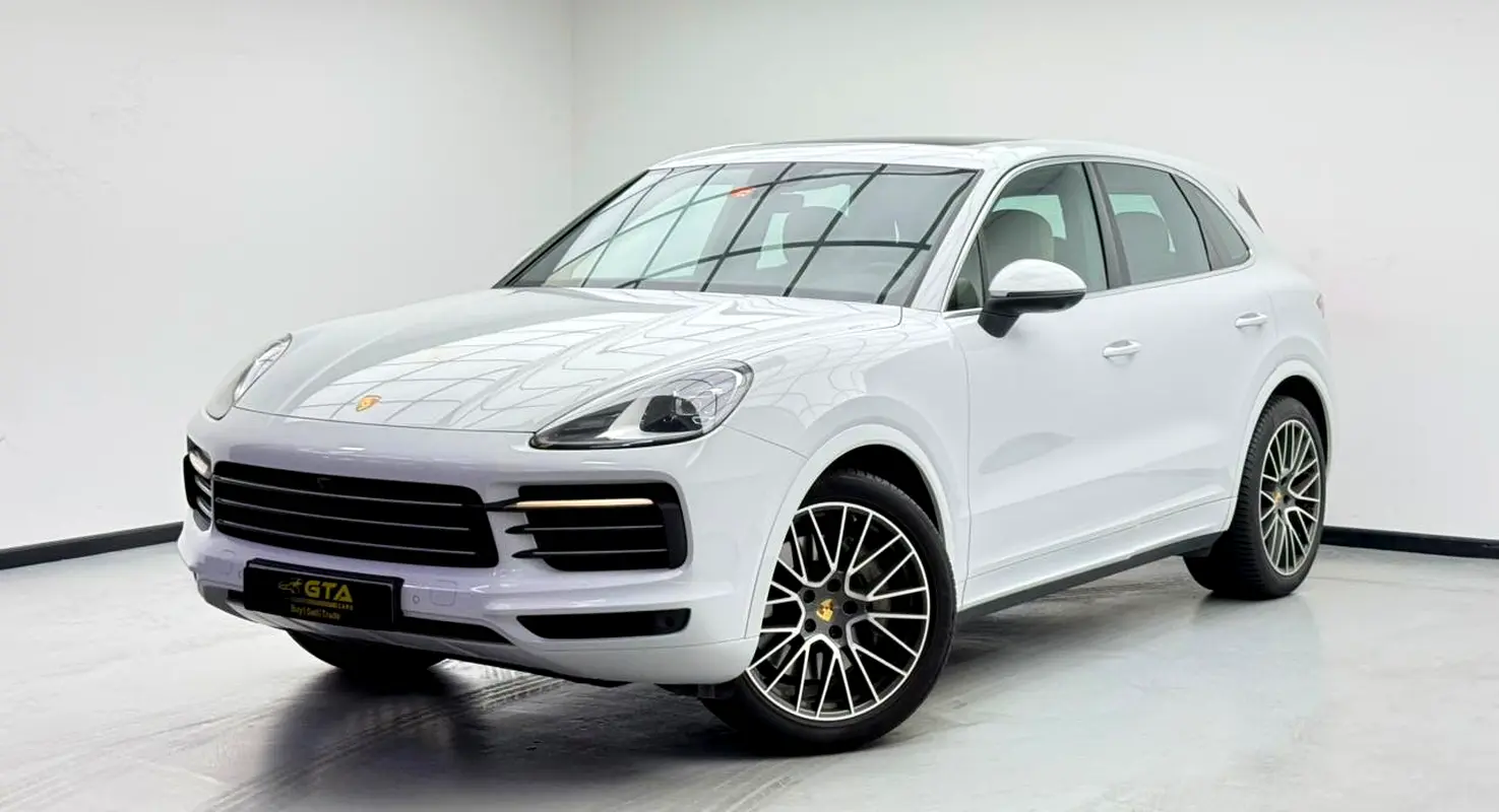 Porsche Cayenne 2019 — photo 1 of 17