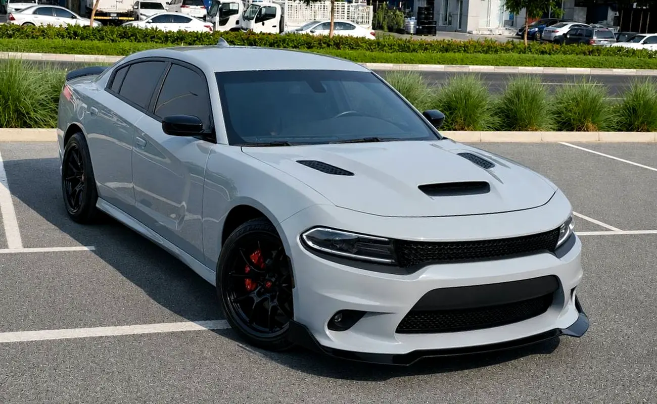 Dodge Charger 2021 — photo 1 of 11