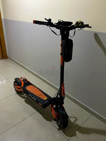 Kugoo F4 Pro Electric Scooter –  11 Months Warranty Left – Extras Included