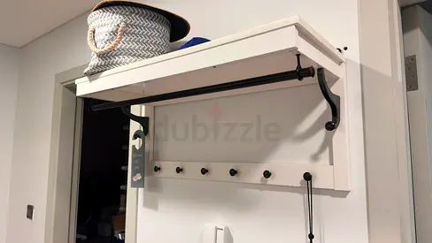 Shelve with hangers