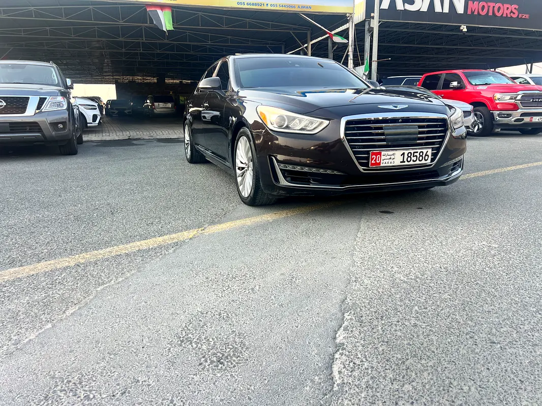 Genesis G90 2018 — photo 1 of 20