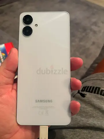 Samsung smartphone in white - good condition
