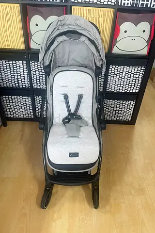 Leclerc Influencer with travel bag