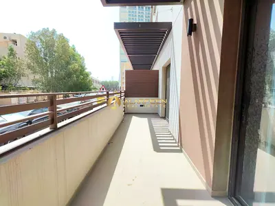 Street View | Big Balcony | Bright & Spacious