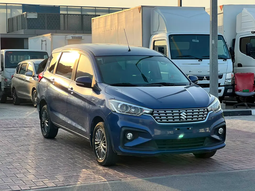 Suzuki Ertiga 2022 — photo 1 of 15