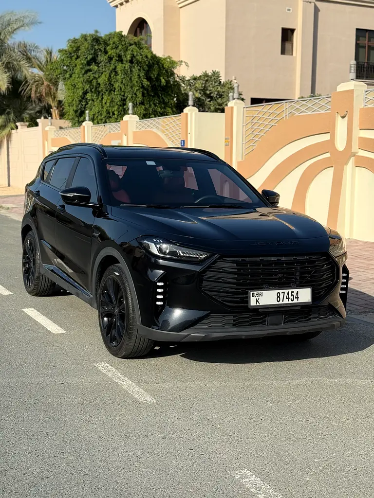 Jetour X70 Plus 2024 — photo 1 of 19