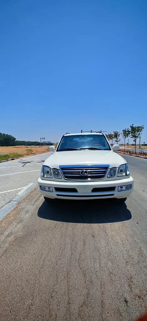 Lexus LX-Series 2004 — photo 1 of 20