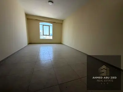 غرفه وصاله اطلاله بحريه بكورنيش عجمان 2 حمام مطبخ امريكي