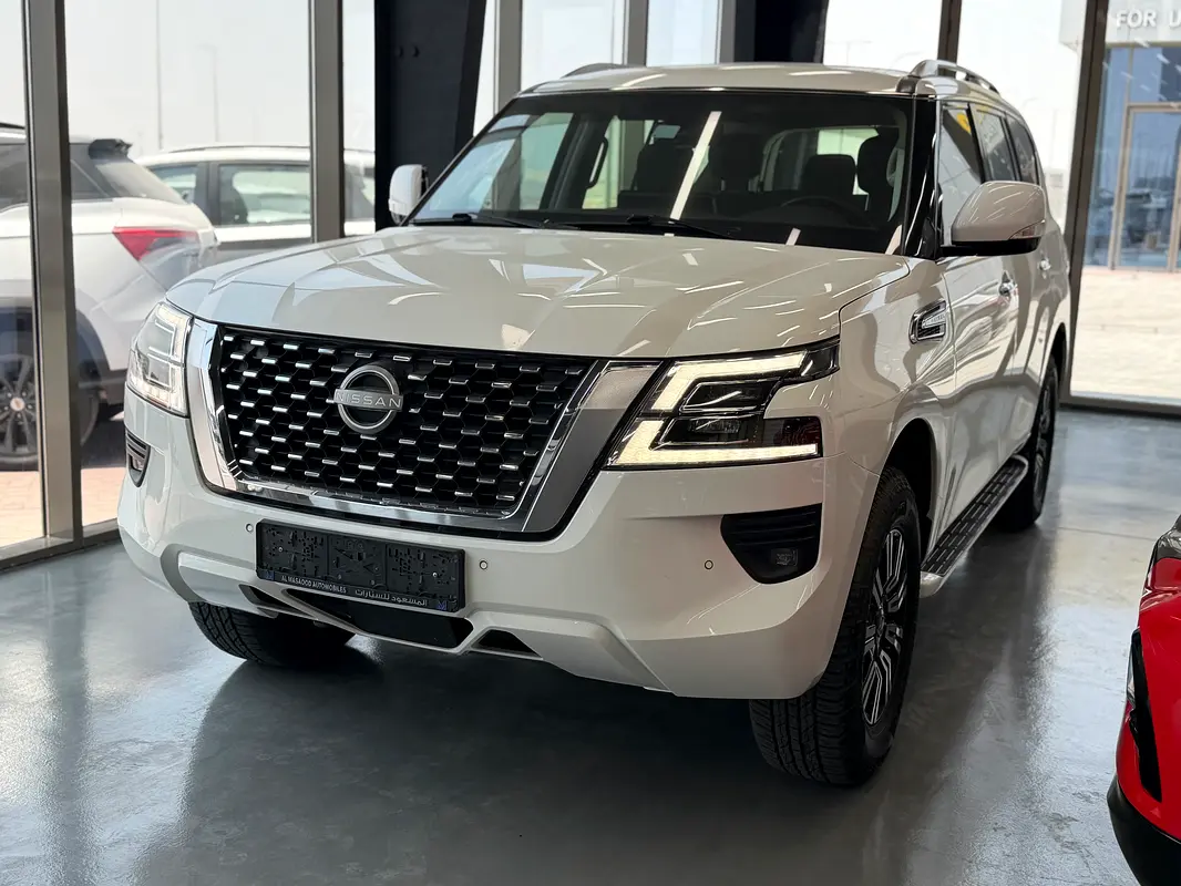 Nissan Patrol 2023 — photo 1 of 7