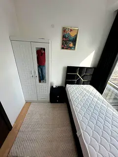 ELEGANT FULLY FURNISHED PARTITION ROOM AVAILABLE IN HAMDAN STREET