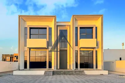 Modern 5BR Villa | Ready To Move | Big Plot