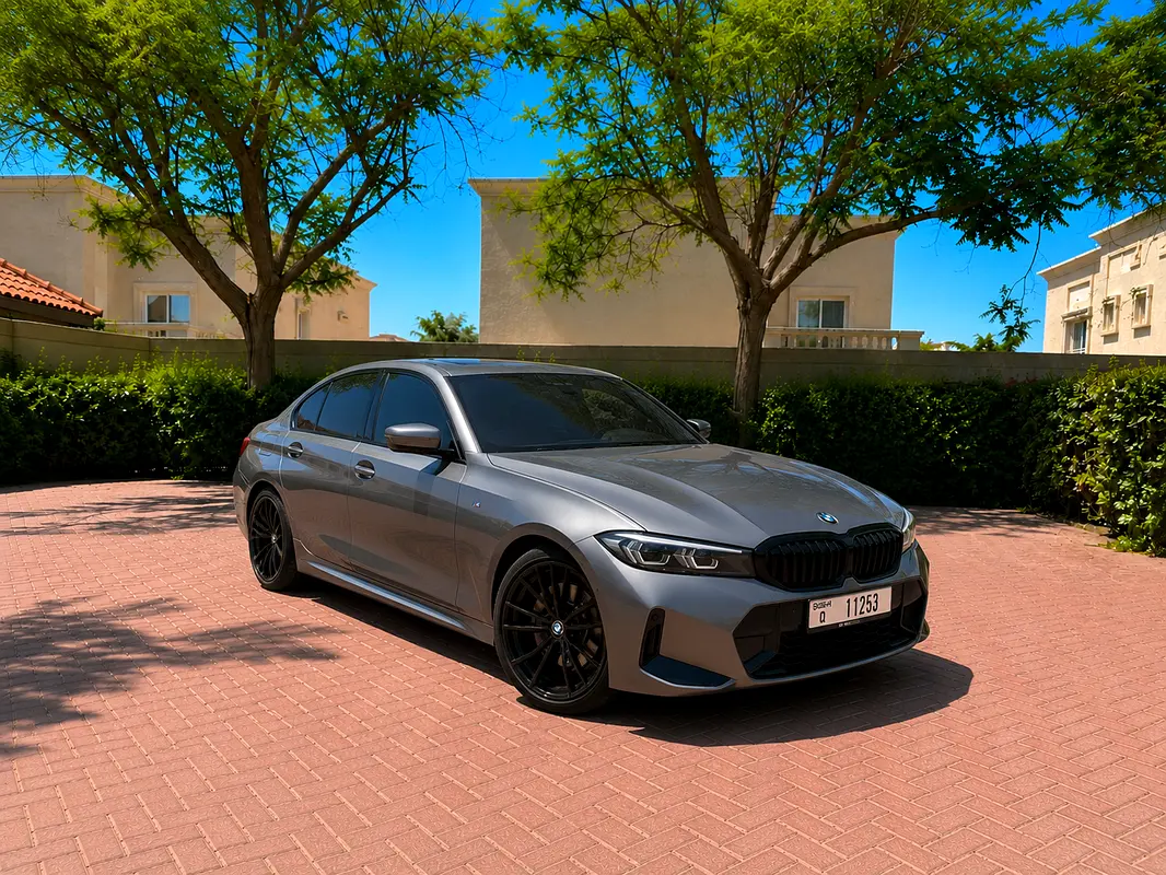 BMW 3-Series 2024 — photo 1 of 9