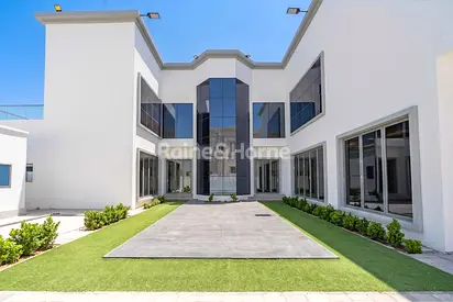 5 Bed | Available from 25th June | Huge Layout