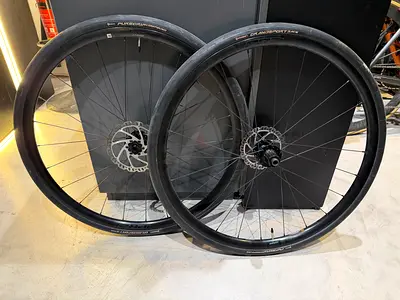 Giant PR-2 Disc Wheelset - Road Bike