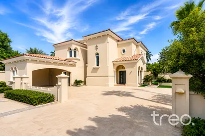Huge Plot | Vastu | Private Pool | Great Location