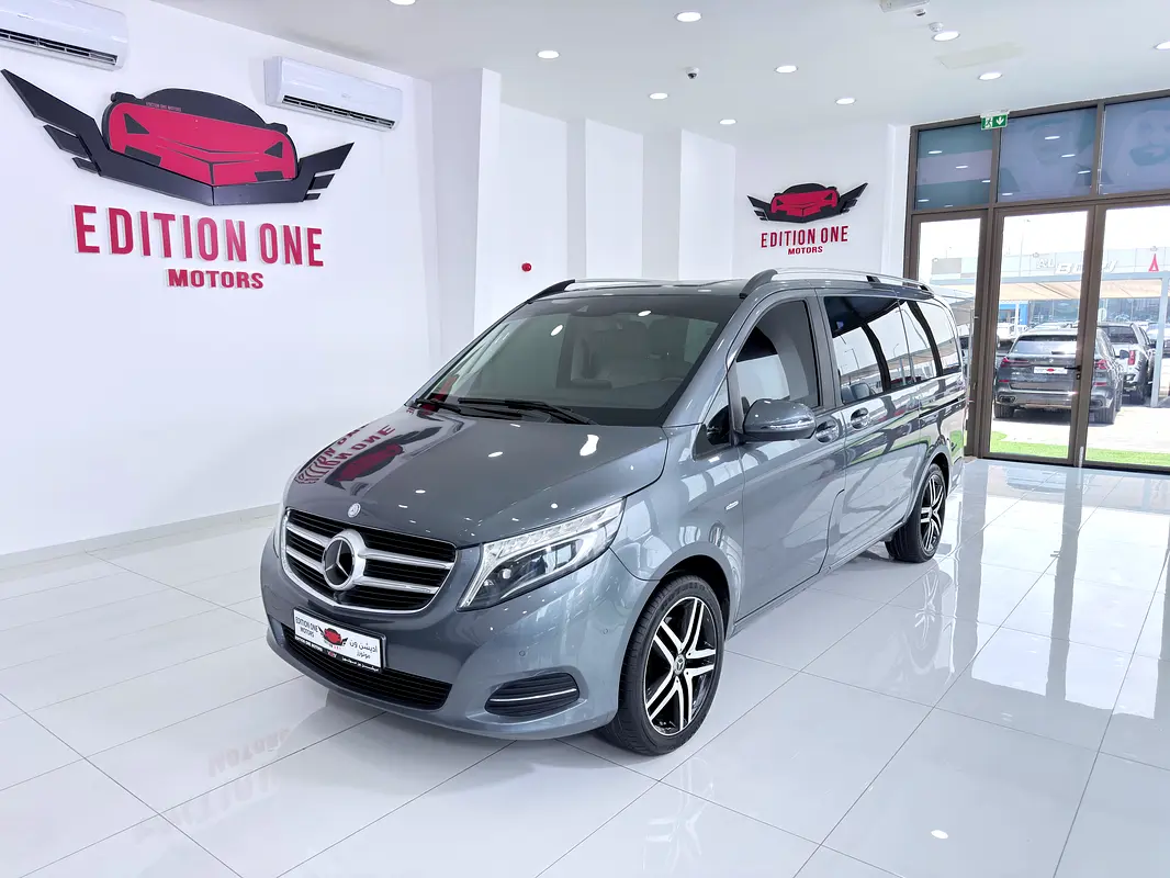 Mercedes-Benz Viano 2017 — photo 1 of 10