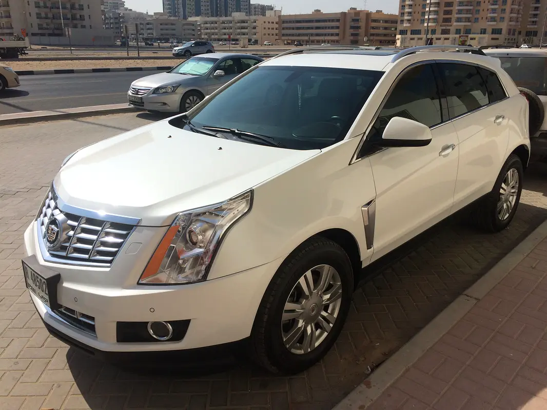 Cadillac SRX 2014 — photo 1 of 3