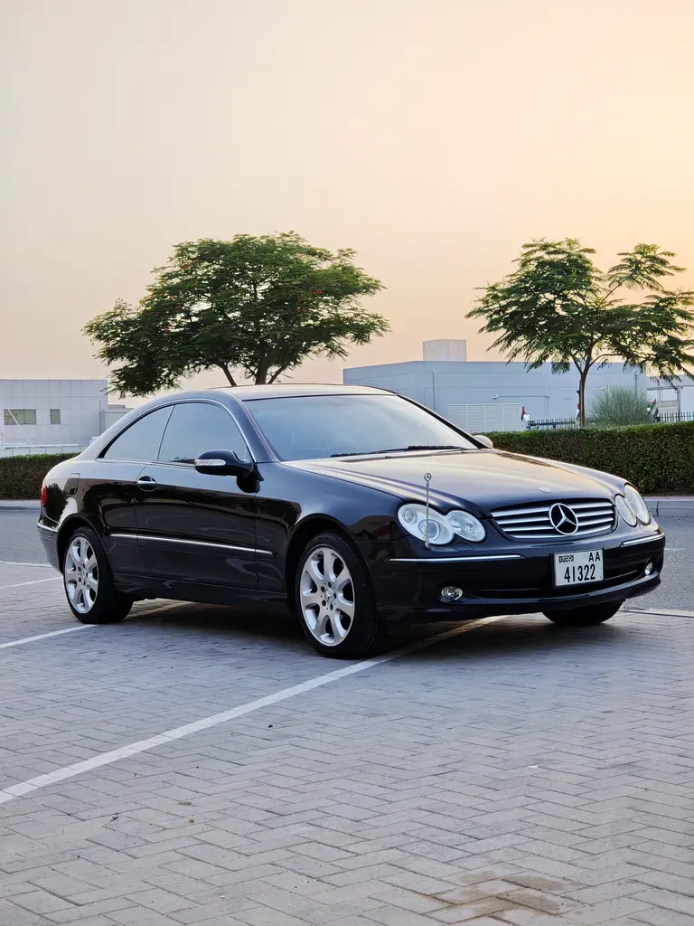Mercedes-Benz CLK-Class 2004 — photo 1 of 10