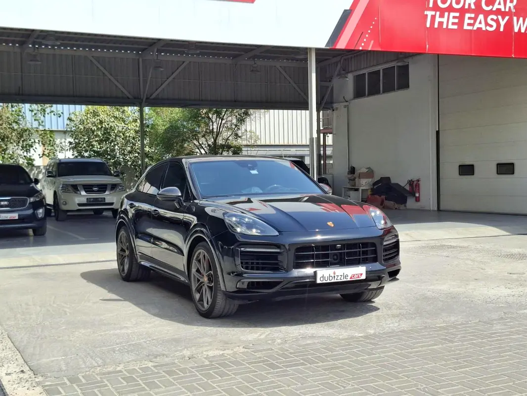 Porsche Cayenne 2023 — photo 1 of 14