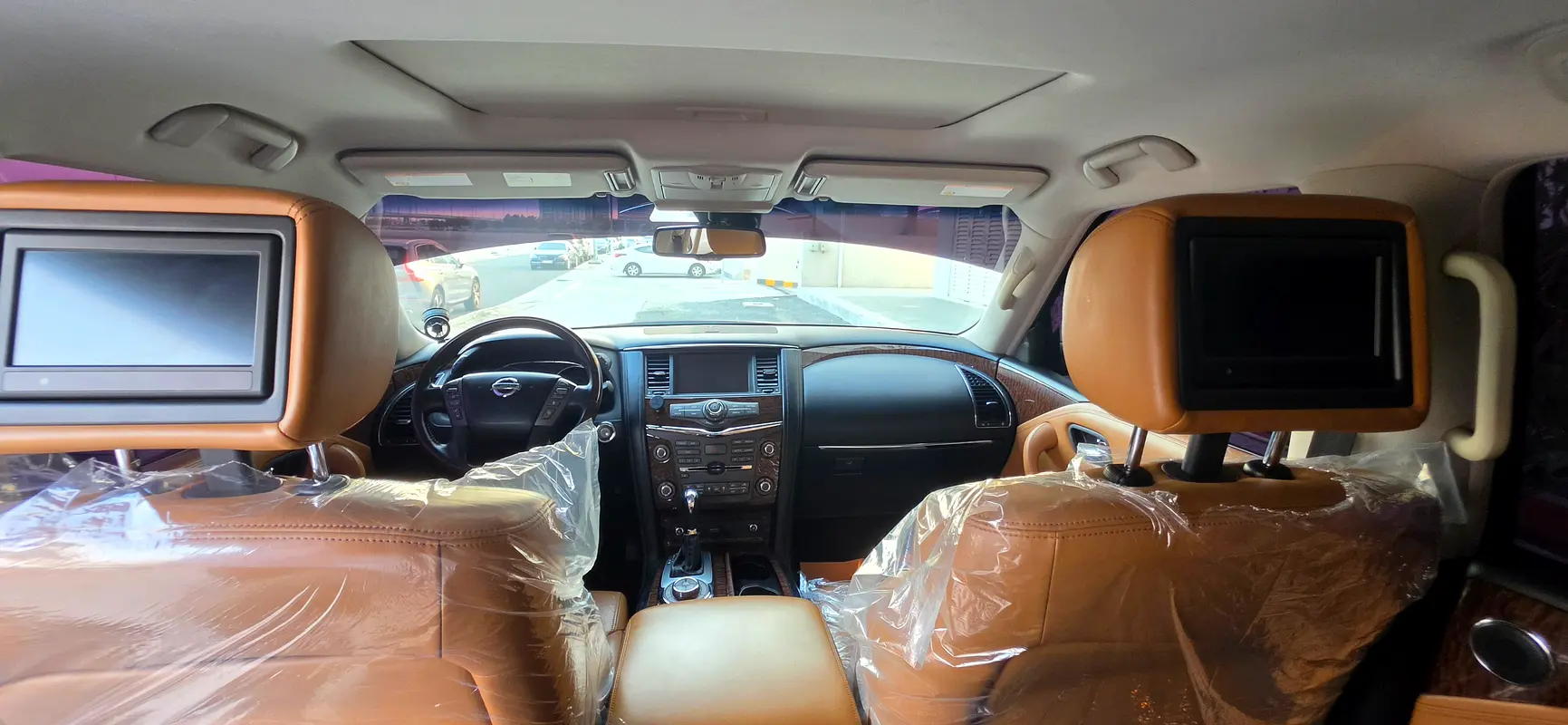 Nissan Patrol 2014 — photo 1 of 4