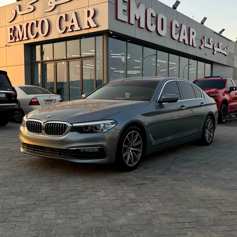 BMW 5-Series 2018 — photo 1 of 17