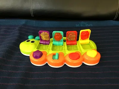 Infantino Light ‘n Sound Pop Up Buddy