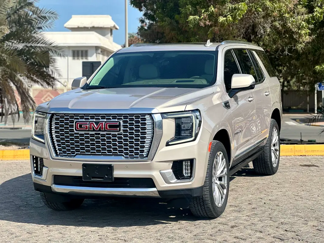 GMC Yukon 2024 — photo 1 of 7