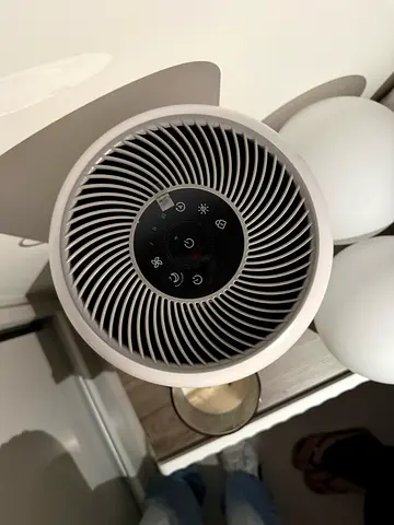 Levoit Compact round air purifier - like new, used lightly