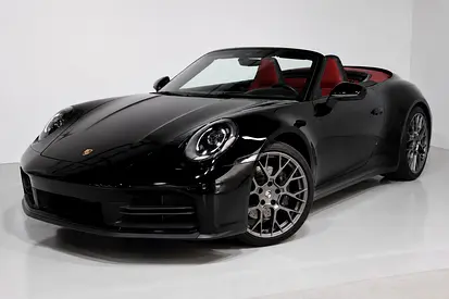 Porsche 911 Carrera 2025 GCC Specs-14000KM-UNDER WARRANTY &amp; SERVICE-PRISTINE CONDITION
