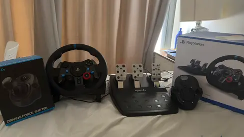 (NEGOTIABLEL)Logitech G29 Driving Force Racing Wheel + Pedals + Shifter